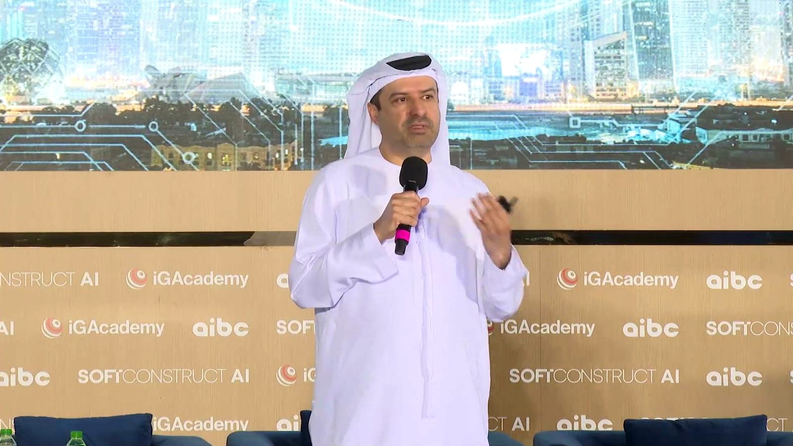 How Dubai Advanced AI Early discussed in the video