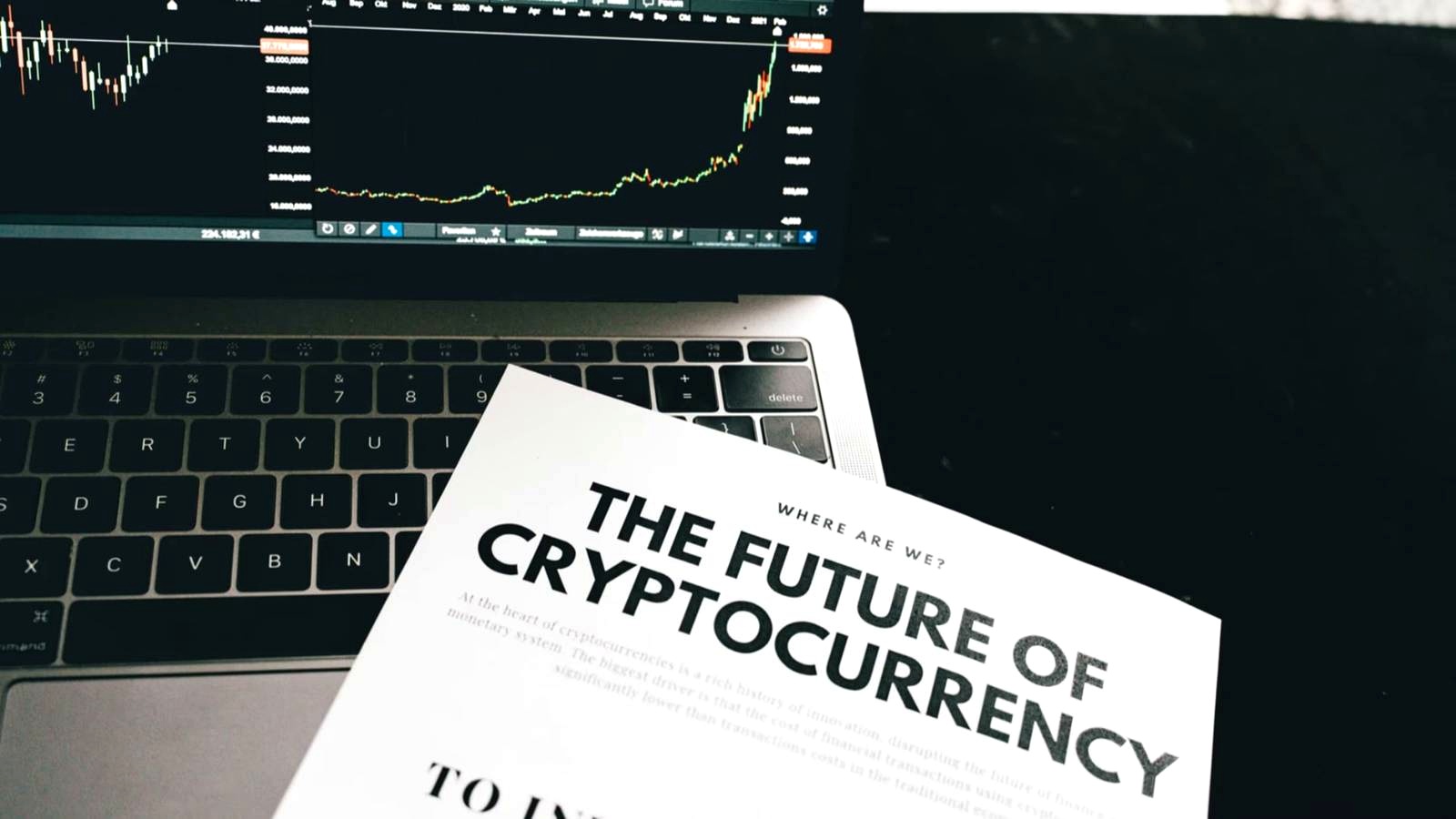 Crypto Trading vs. Traditional Trading: Core Differences discussed in the video