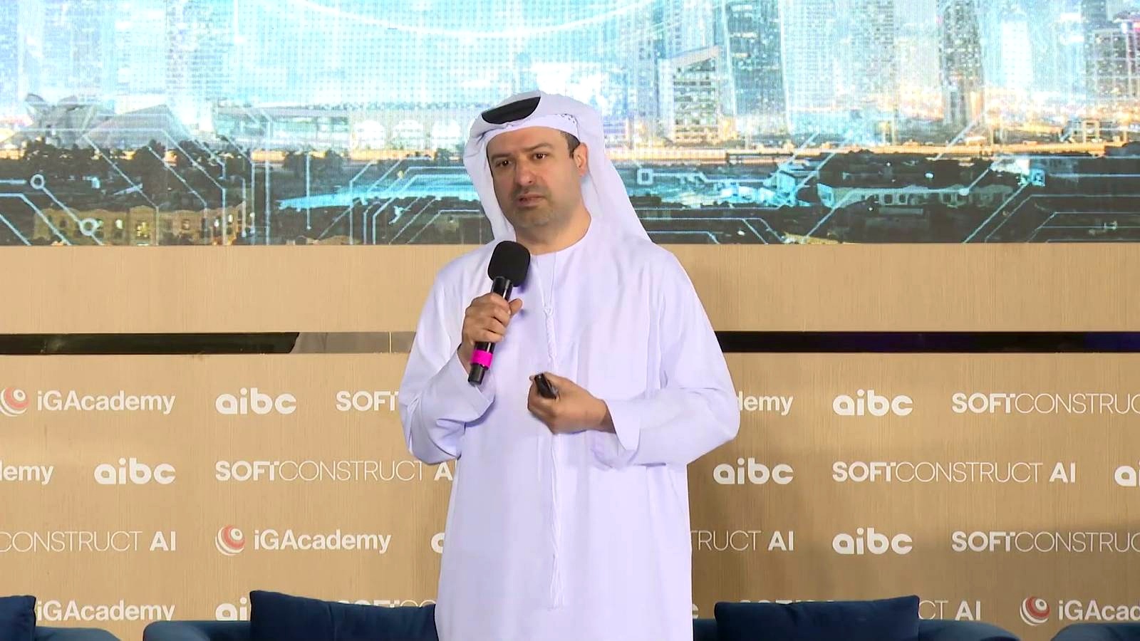 How Dubai Set the Standard for Blockchain discussed in the video