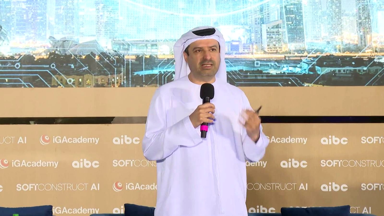 Why AI and Blockchain Are a Strong Match discussed in the video